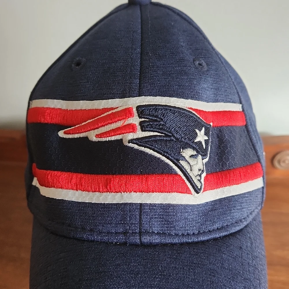 New Era, Sz Med/ Large, Patriots Hat w Red & White Stripes - Picture 2 of 8